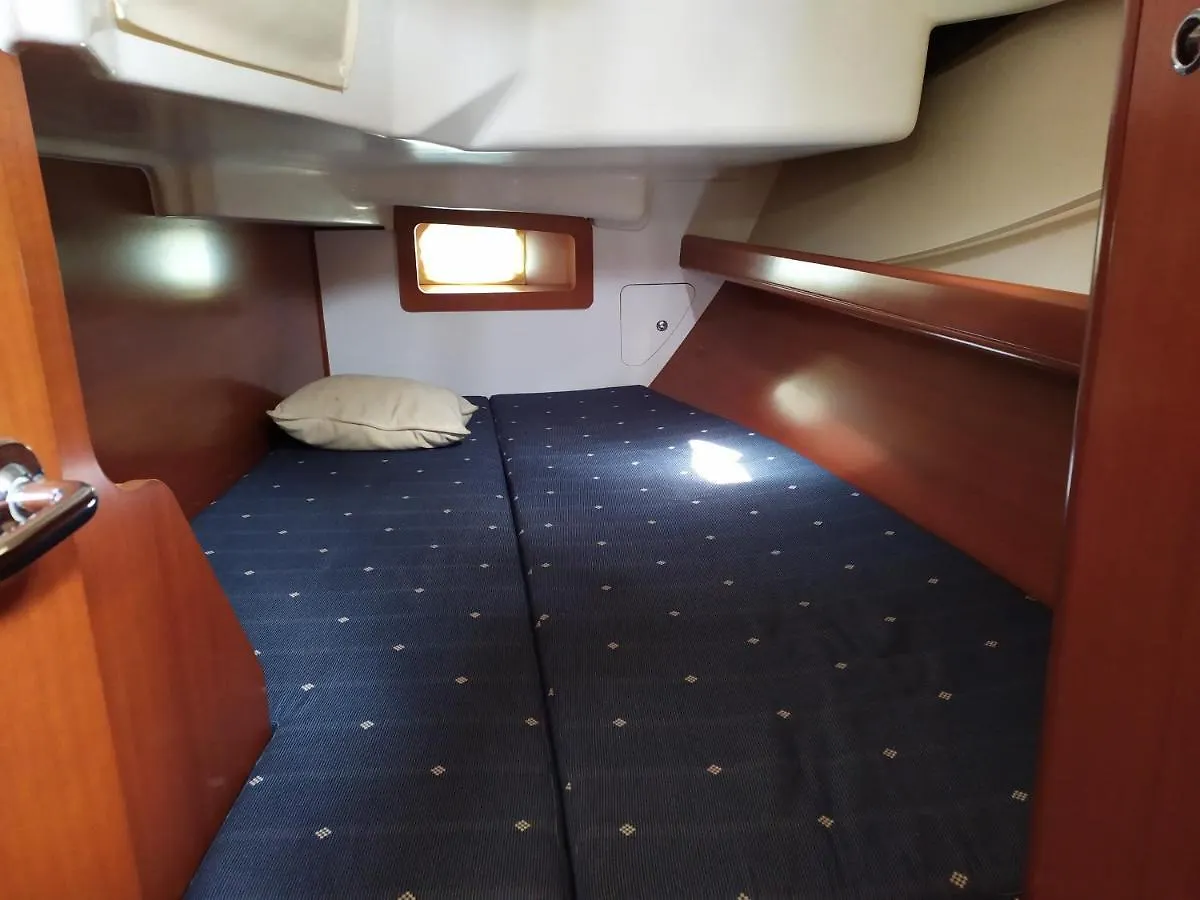 Botel Cruising Boat For Up To 6 People In Masnou Hotel Badalona