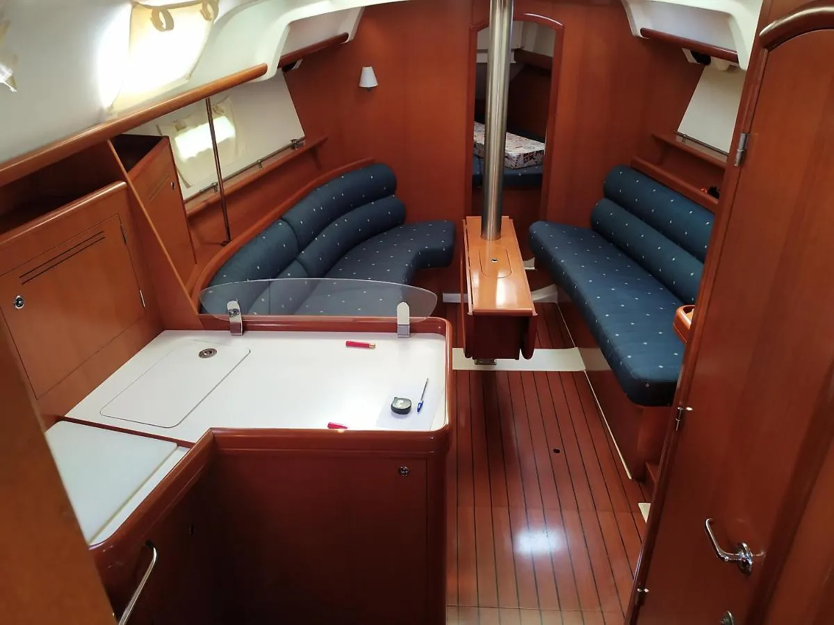 Hotel Cruising Boat For Up To 6 People In Masnou à Badalona