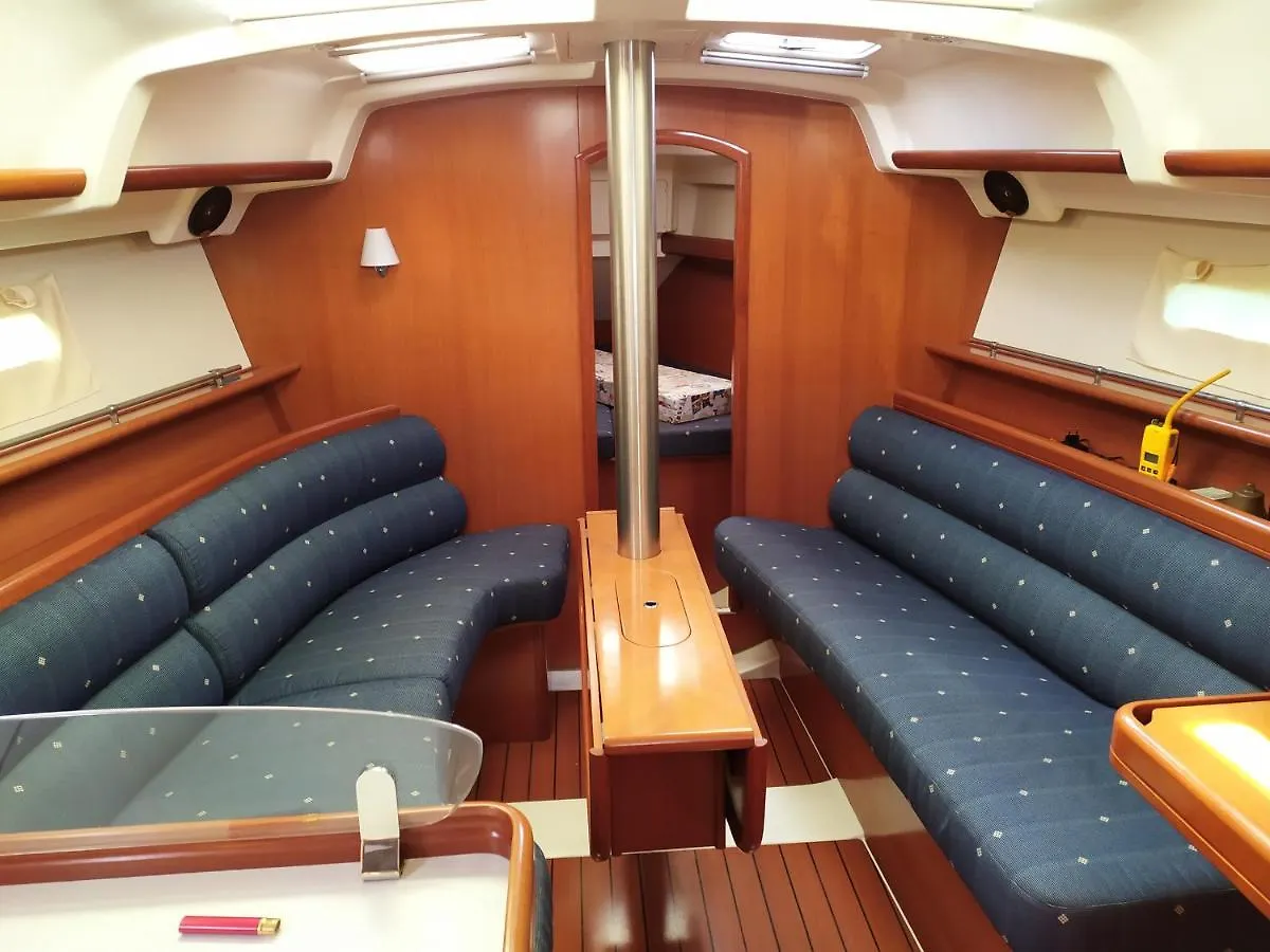 Botel Cruising Boat For Up To 6 People In Masnou Hotel Badalona